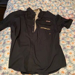 Men’s Columbia PHG short sleeve button up camo edition! Size XXL